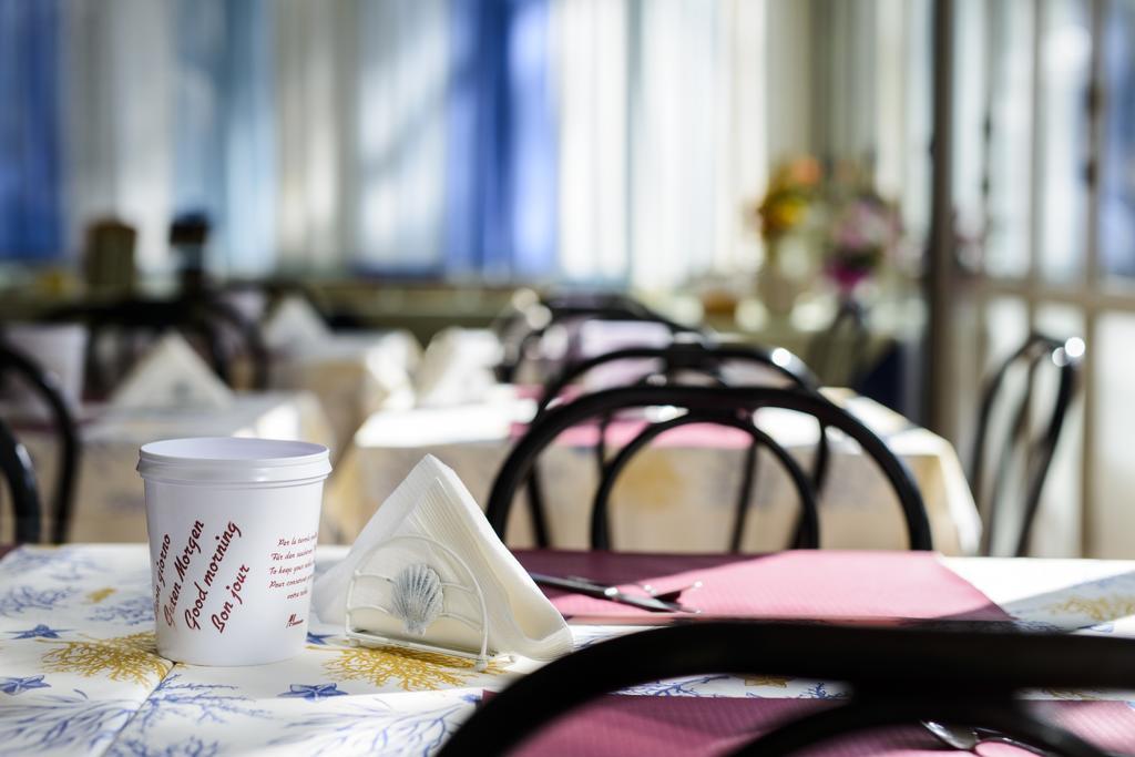 Hotel Suisse Милано Мартима Екстериор снимка