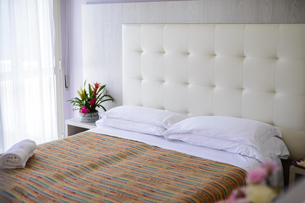 Hotel Suisse Милано Мартима Стая снимка