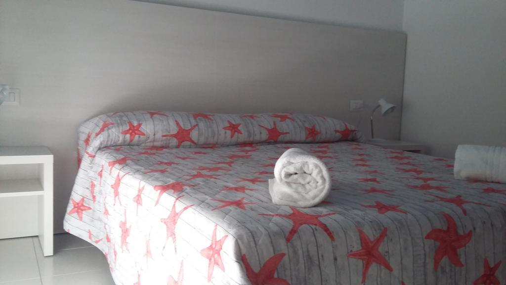 Hotel Suisse Милано Мартима Екстериор снимка