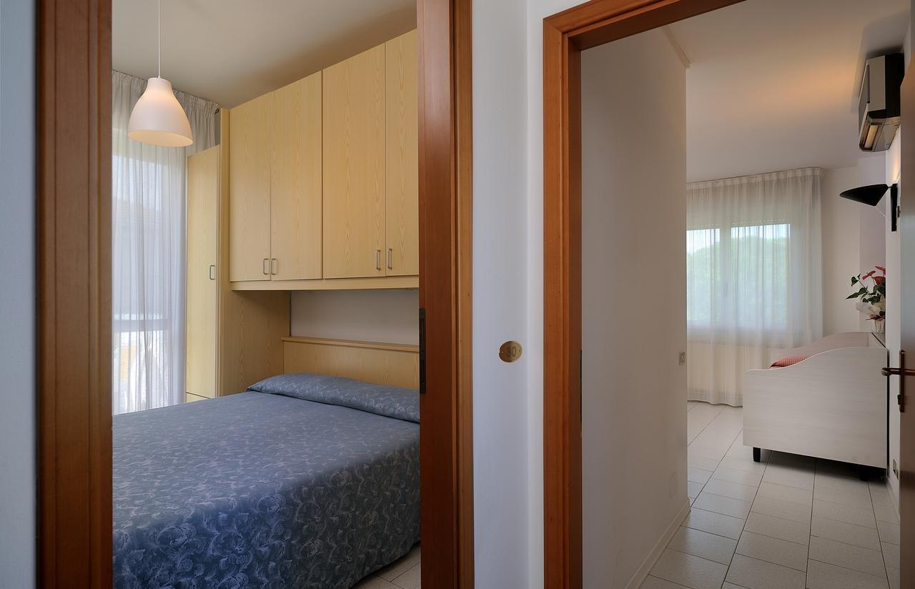 Hotel Suisse Милано Мартима Екстериор снимка